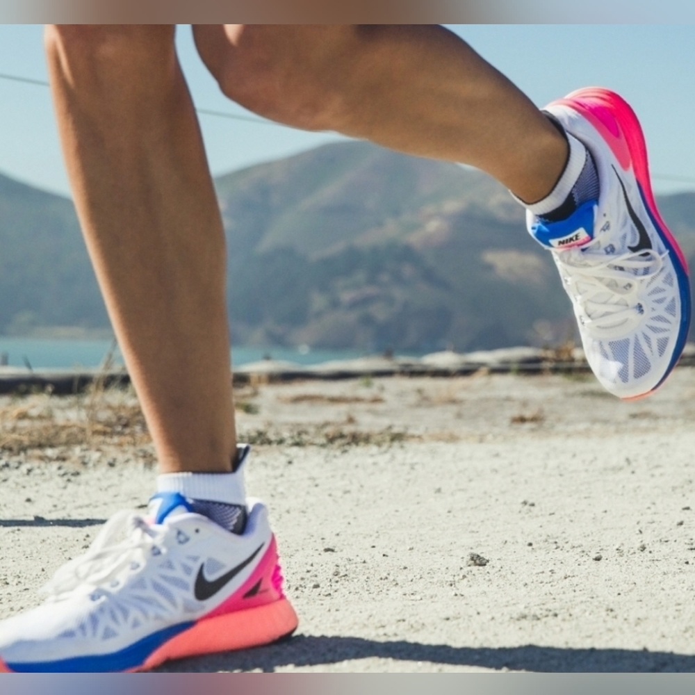 Nike Lunarglide 6 White Black Hyper Pink Hyper Cobalt Asphalt SIZE 9.5
